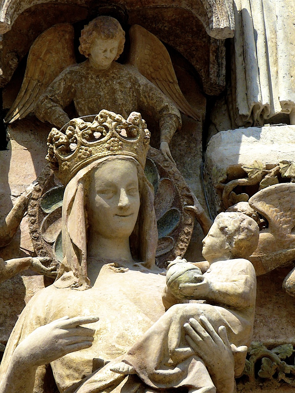 Avec Marie, Mère de Dieu, bonne année et belle sainteté !
